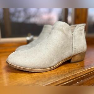 Journee Collection Livvy Bootie size 11 women